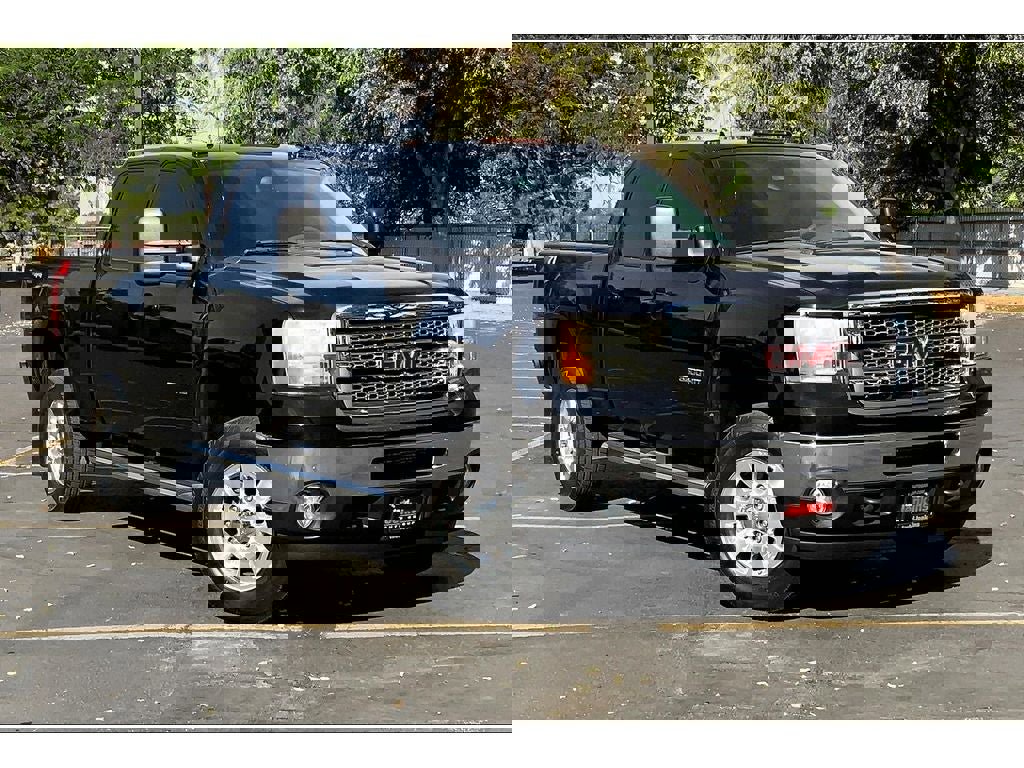 Used 2013 GMC Sierra 3500 SLT image 2