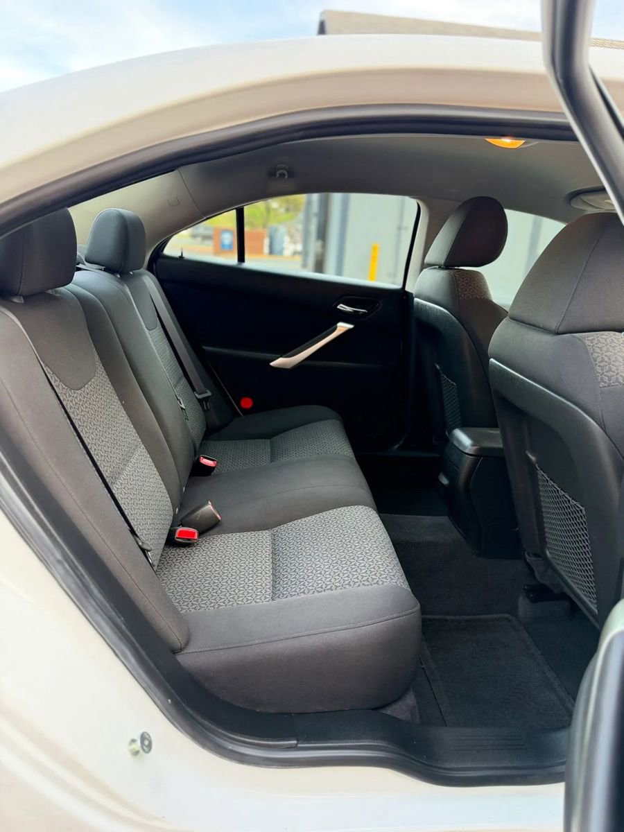 Used 2010 Pontiac G6 Sedan 4D image 19