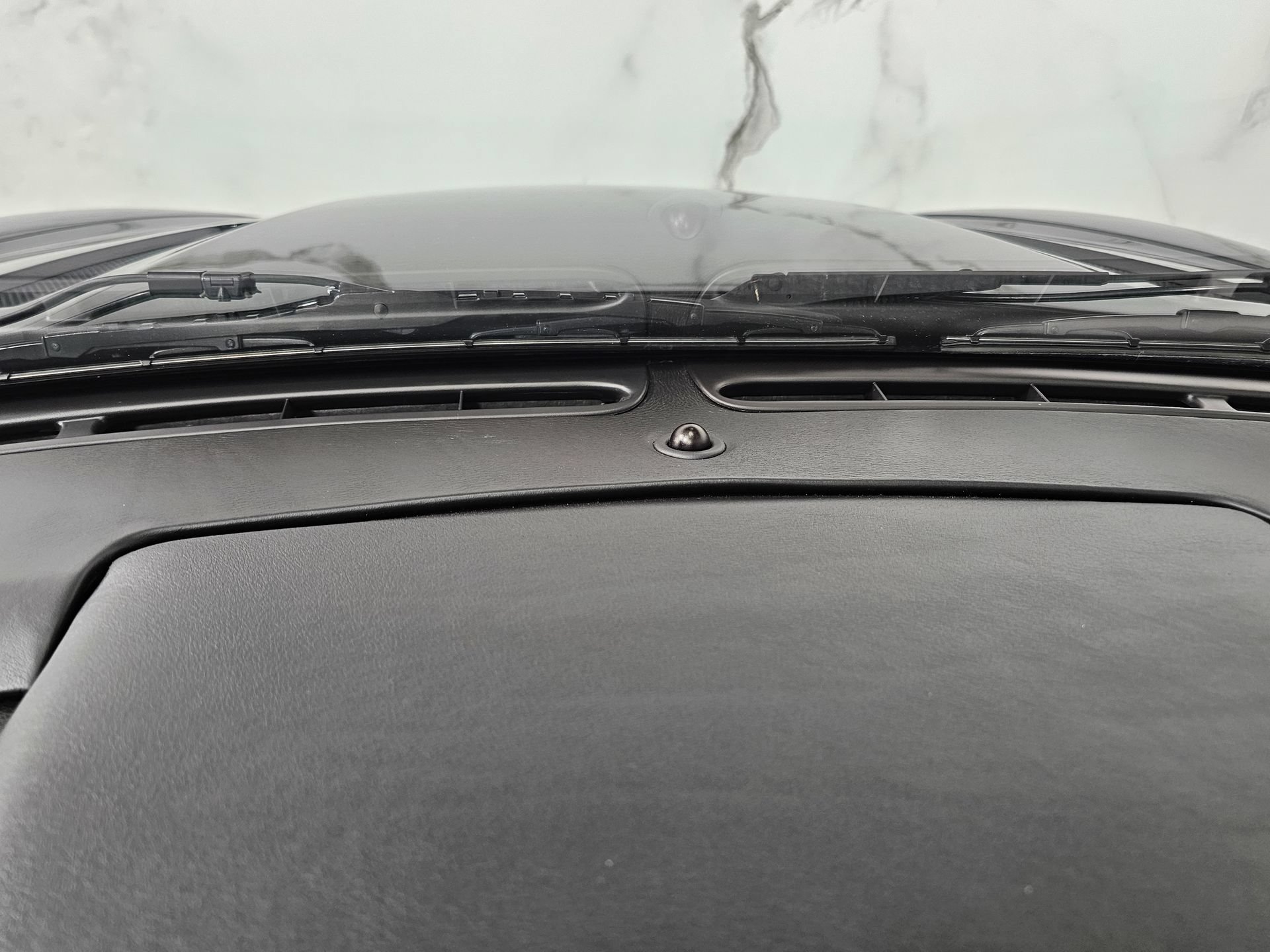 Used 2004 Aston Martin Vanquish RWD image 42