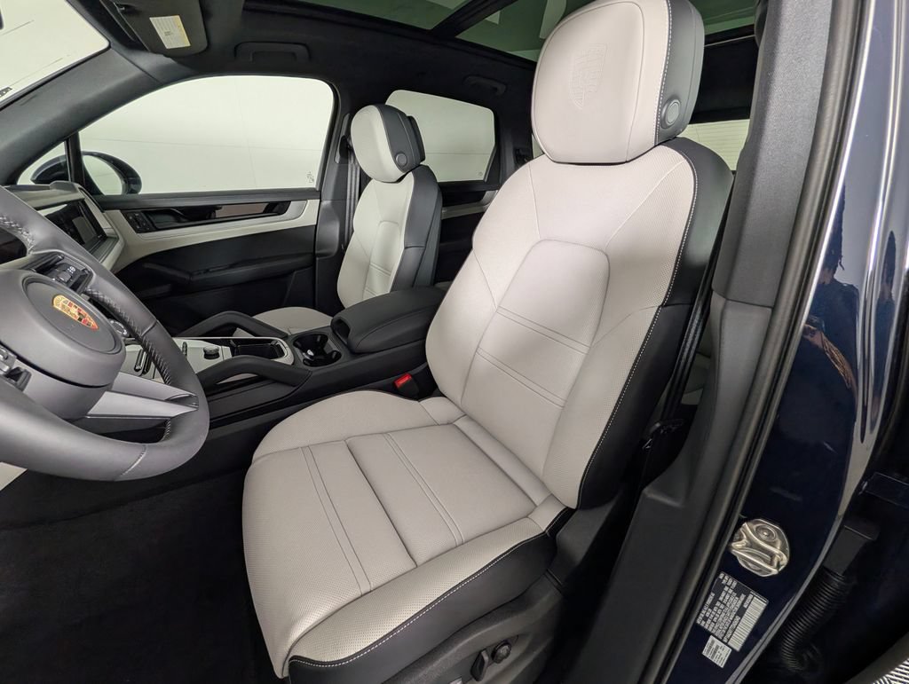 New 2026 Porsche Cayenne AWD/4WD image 5