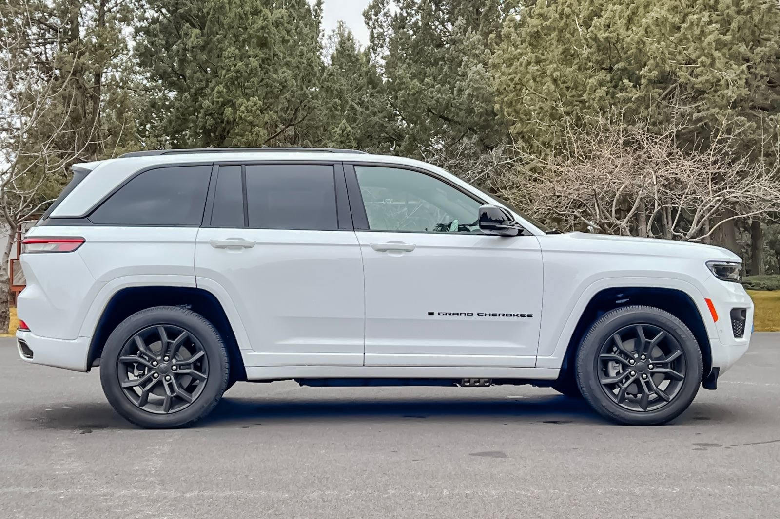 Used 2025 Jeep Grand Cherokee Limited 4xe video 3