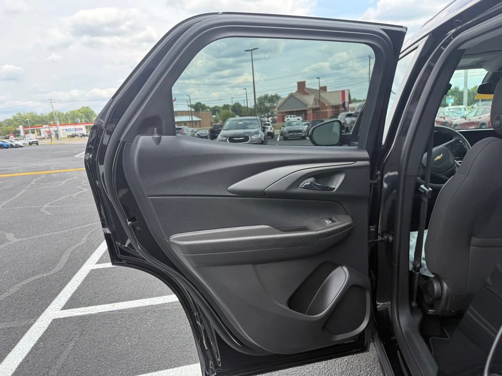 Used 2026 Chevrolet TrailBlazer LT AWD/4WD image 12