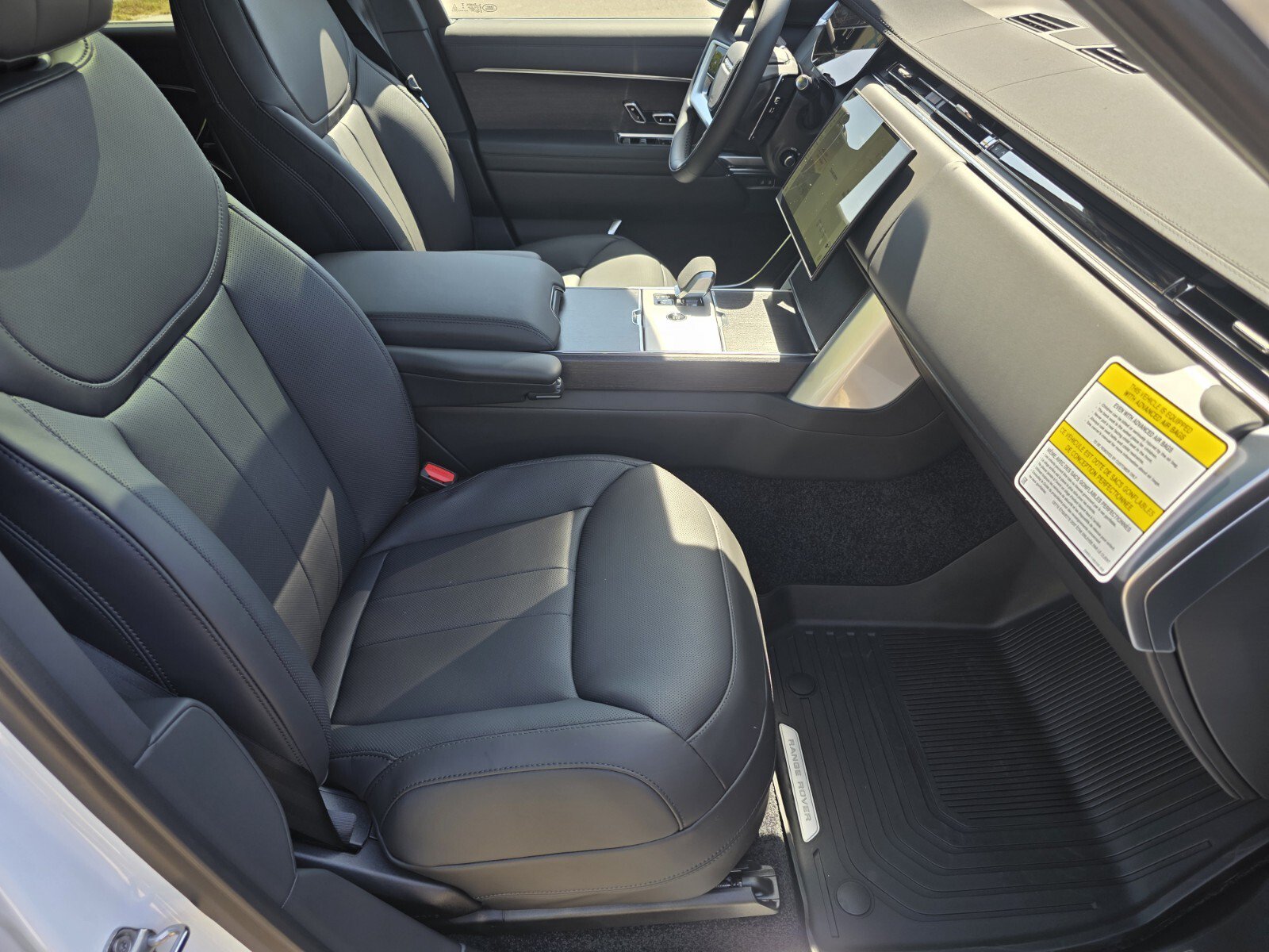 New 2026 Land Rover Range Rover SE AWD/4WD image 3