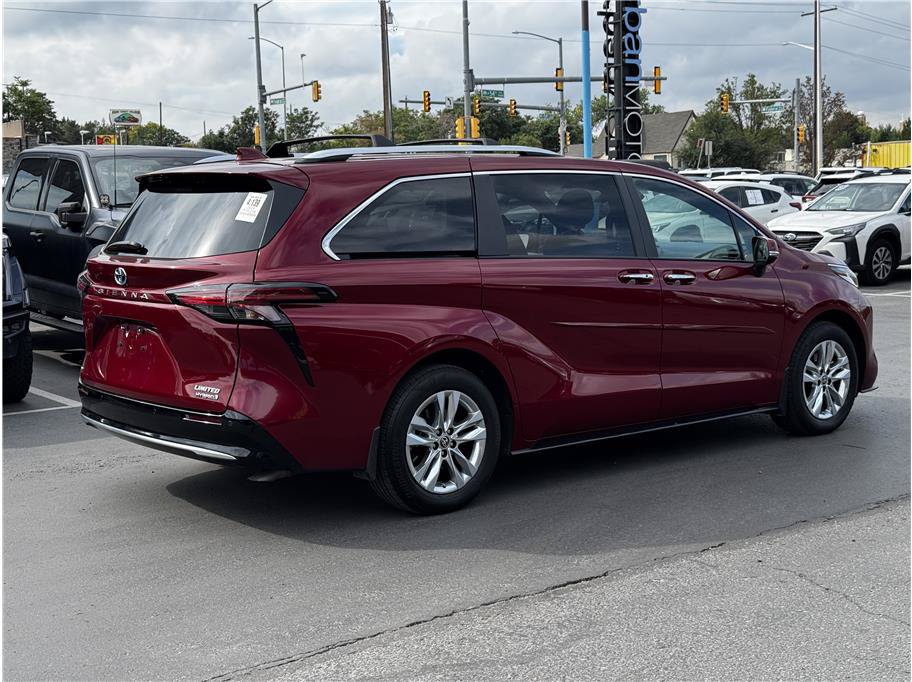 Used 2024 Toyota Sienna Limited AWD/4WD image 2