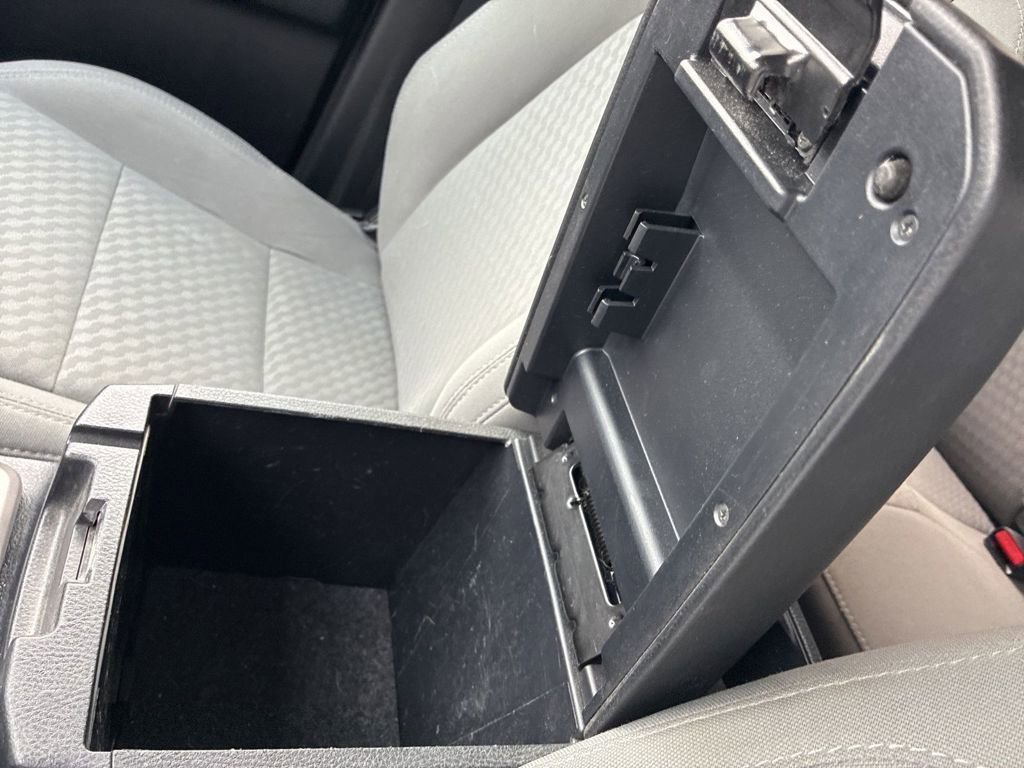 Used 2020 Toyota Tacoma SR5 AWD/4WD image 16