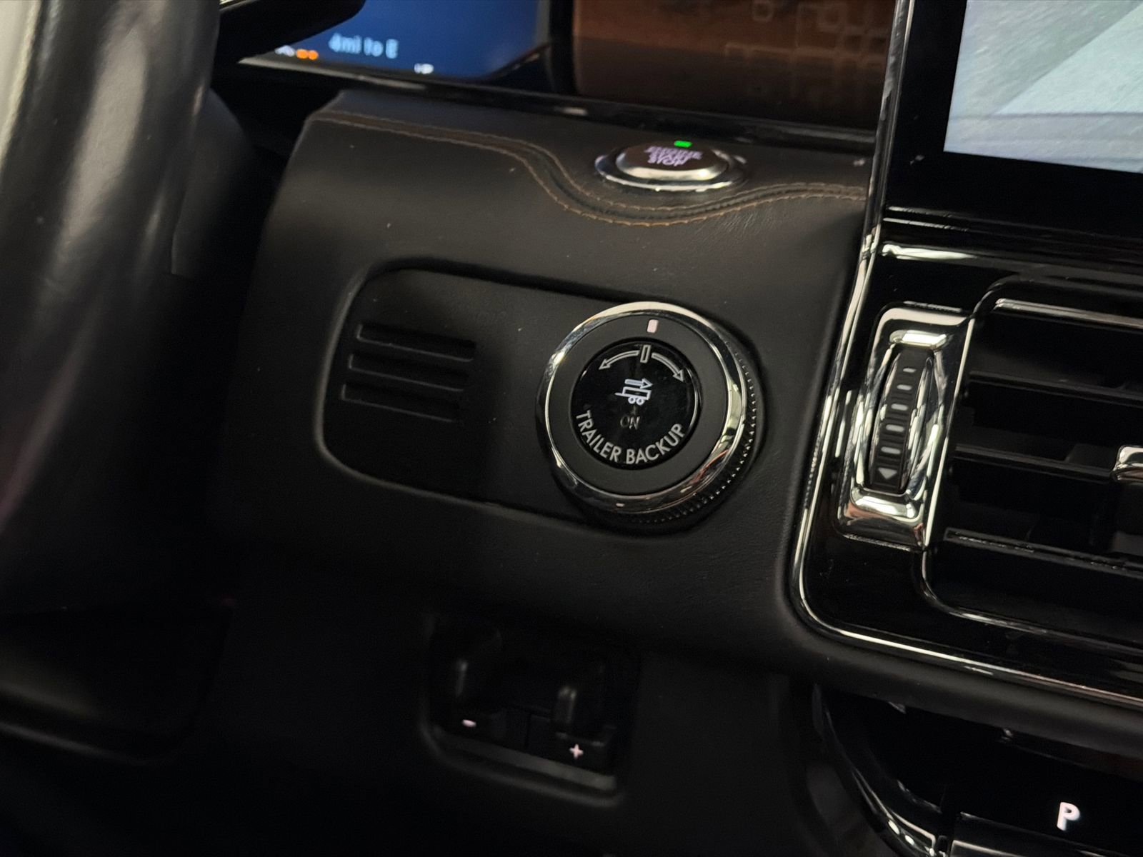Used 2023 Lincoln Navigator Black Label image 33
