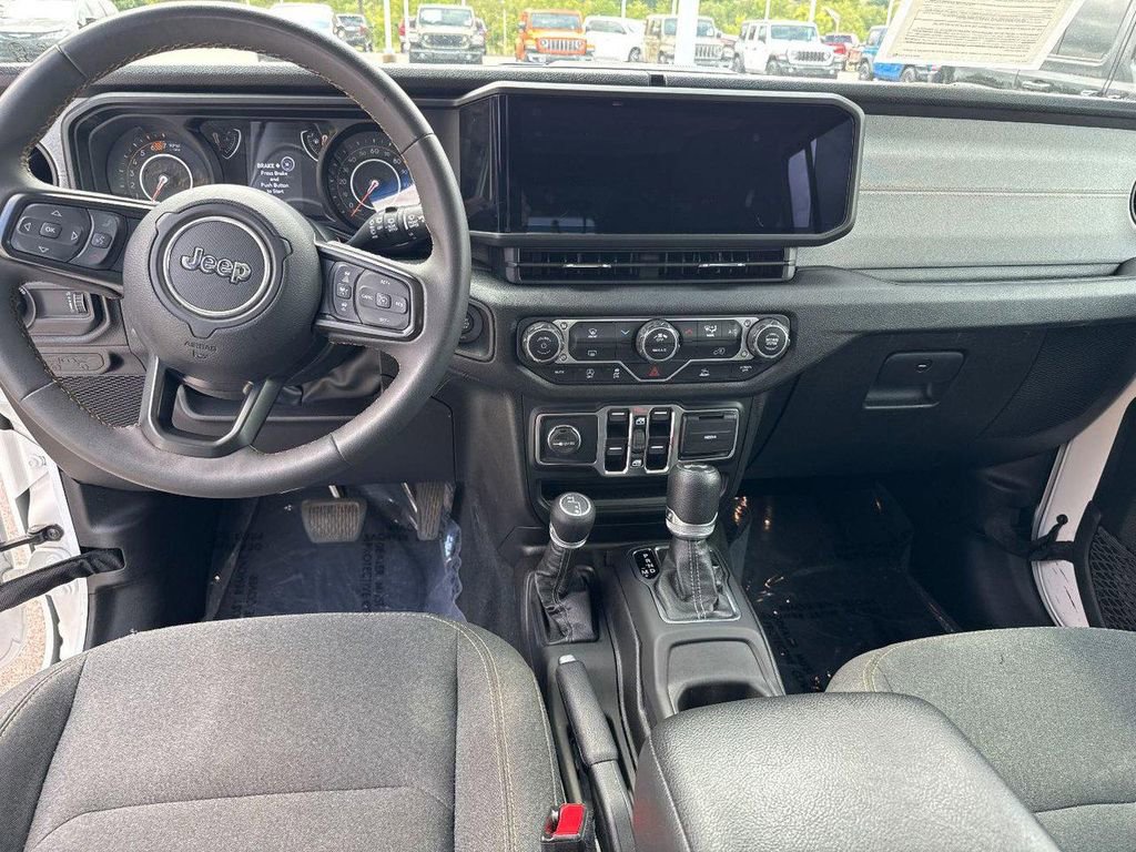 Used 2024 Jeep Wrangler Sport S image 12