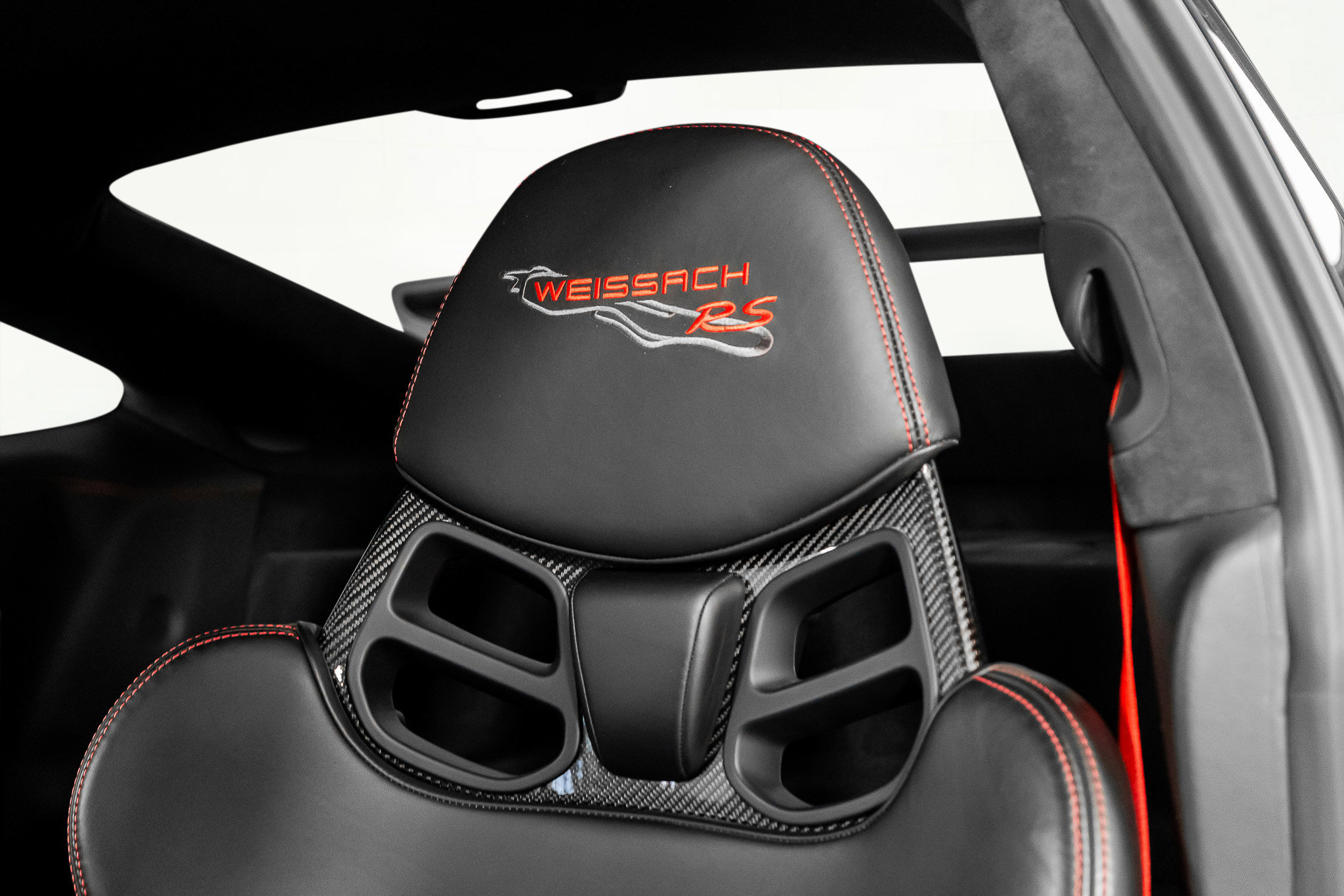 Used 2018 Porsche 911 GT2 RS w/ Weissach Package image 32