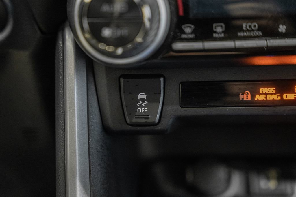 Used 2025 Toyota RAV4 XLE image 22