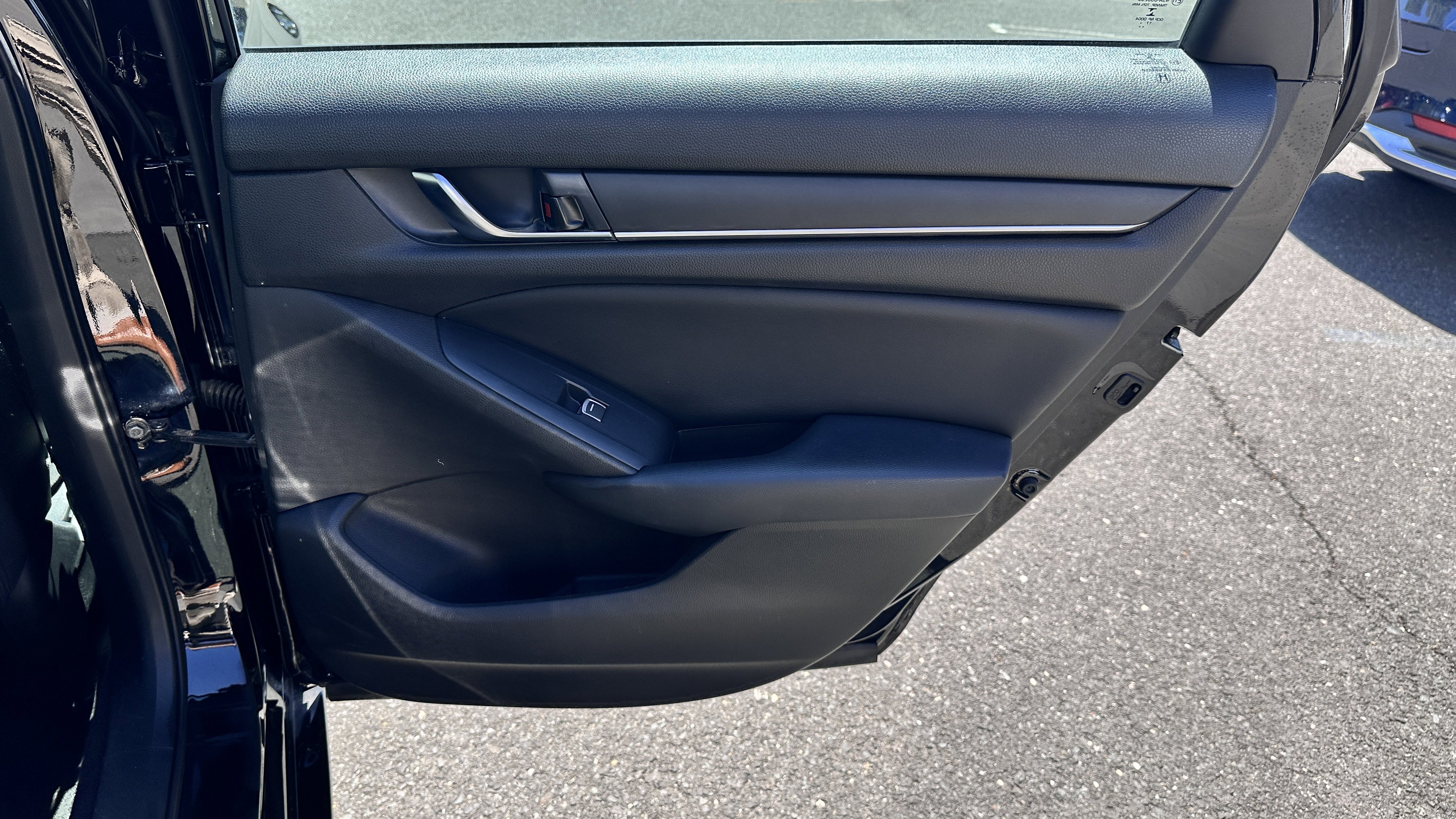 Used 2018 Honda Accord LX image 28