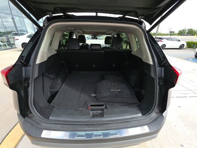 Used 2023 Nissan Rogue SV w/ SV Premium B Package image 27