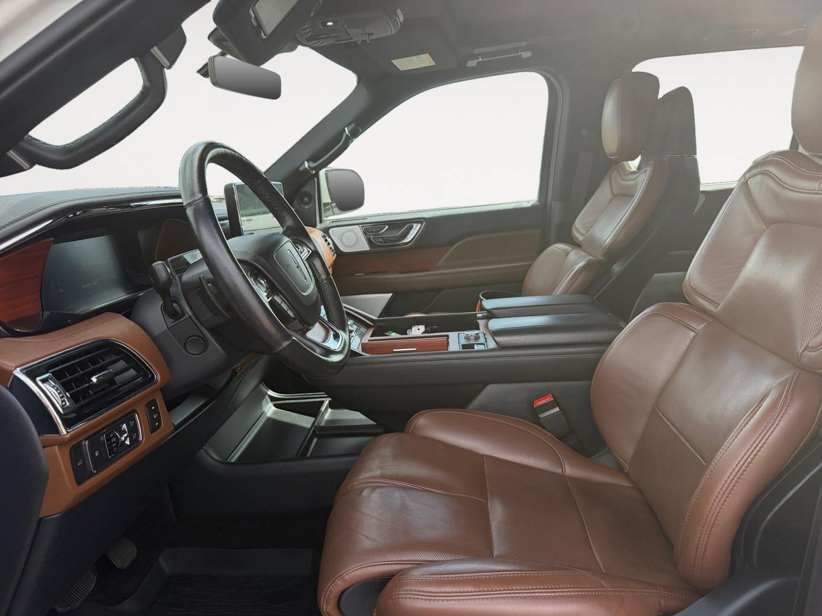 Used 2022 Lincoln Navigator Reserve AWD/4WD image 9