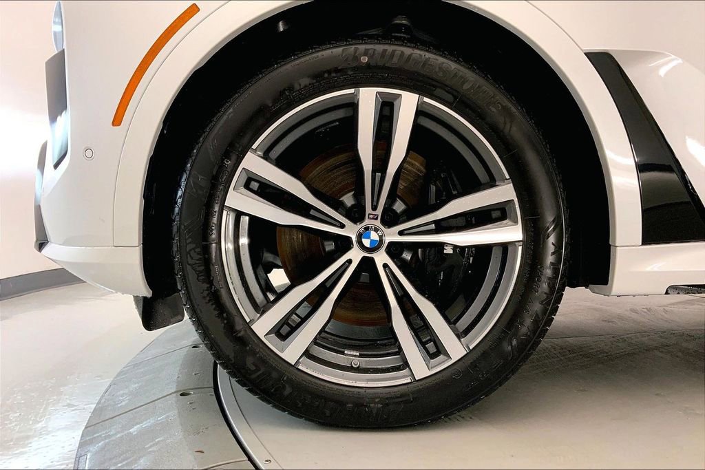 New 2026 BMW X7 M60i image 9