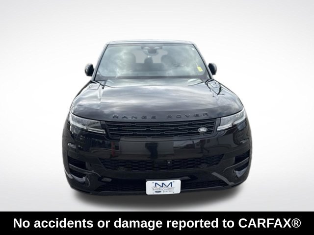 Used 2025 Land Rover Range Rover Sport SE AWD/4WD image 2