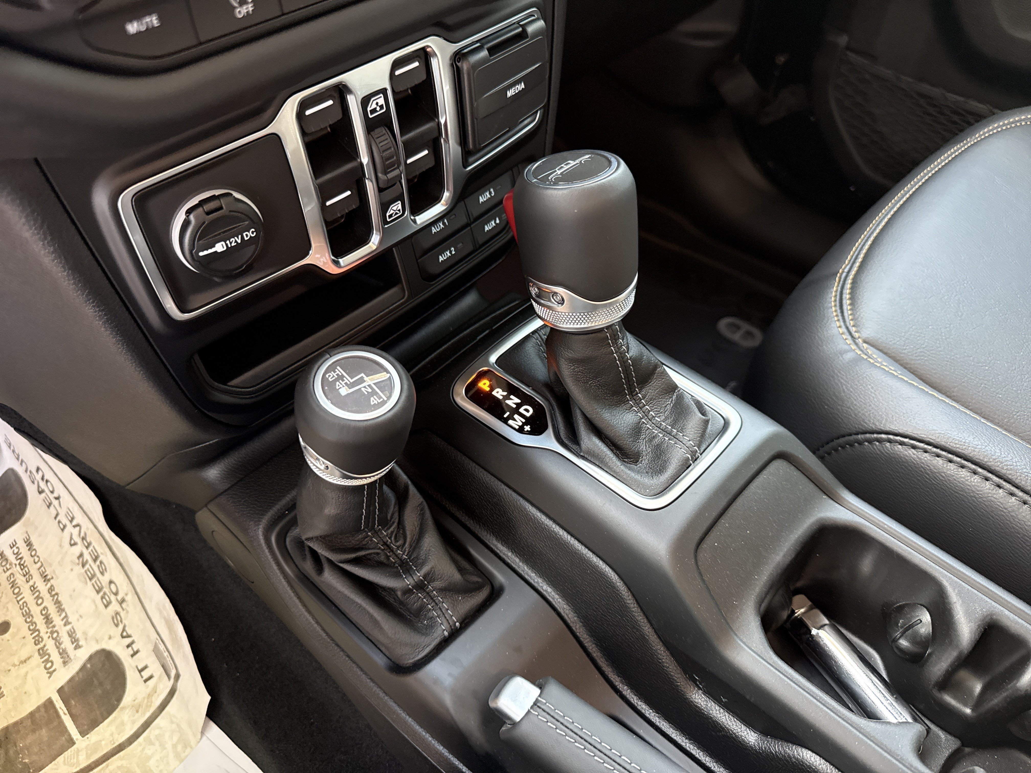 New 2025 Jeep Gladiator Sport w/ Premium Package AWD/4WD image 28