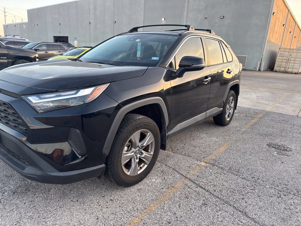 Used 2024 Toyota RAV4 XLE w/ Convenience Package FWD image 2
