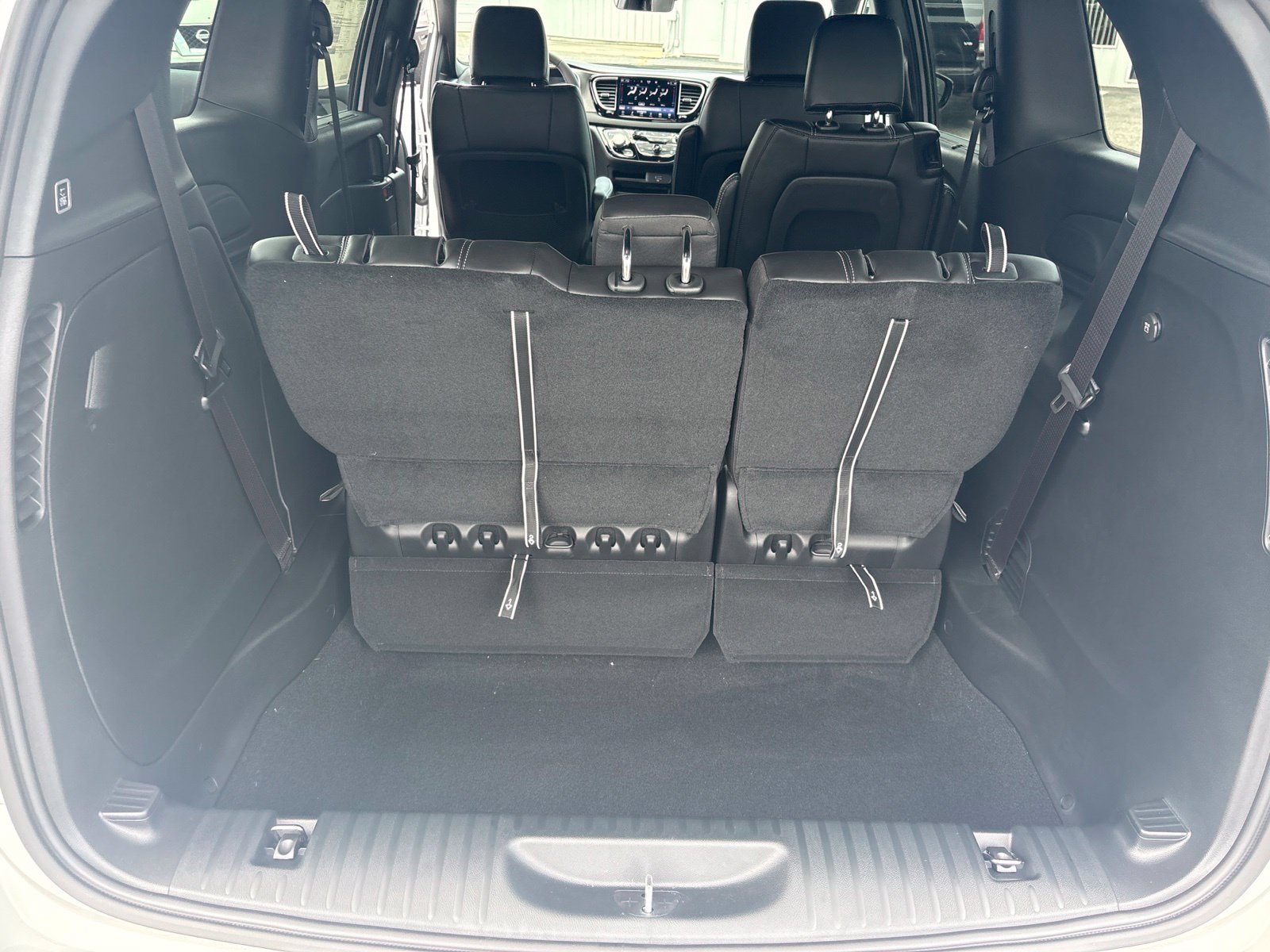 New 2027 Chrysler Pacifica LX FWD image 26
