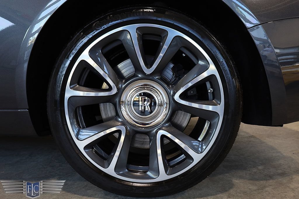 Used 2019 Rolls-Royce Wraith RWD image 38