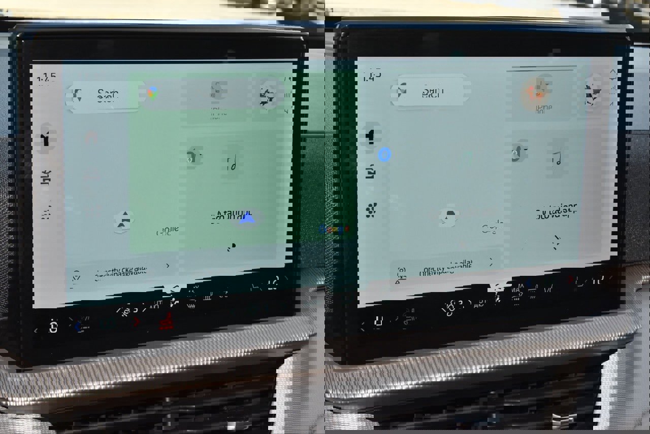 Certified 2025 Ford Explorer Active w/ Active Comfort Package image 28