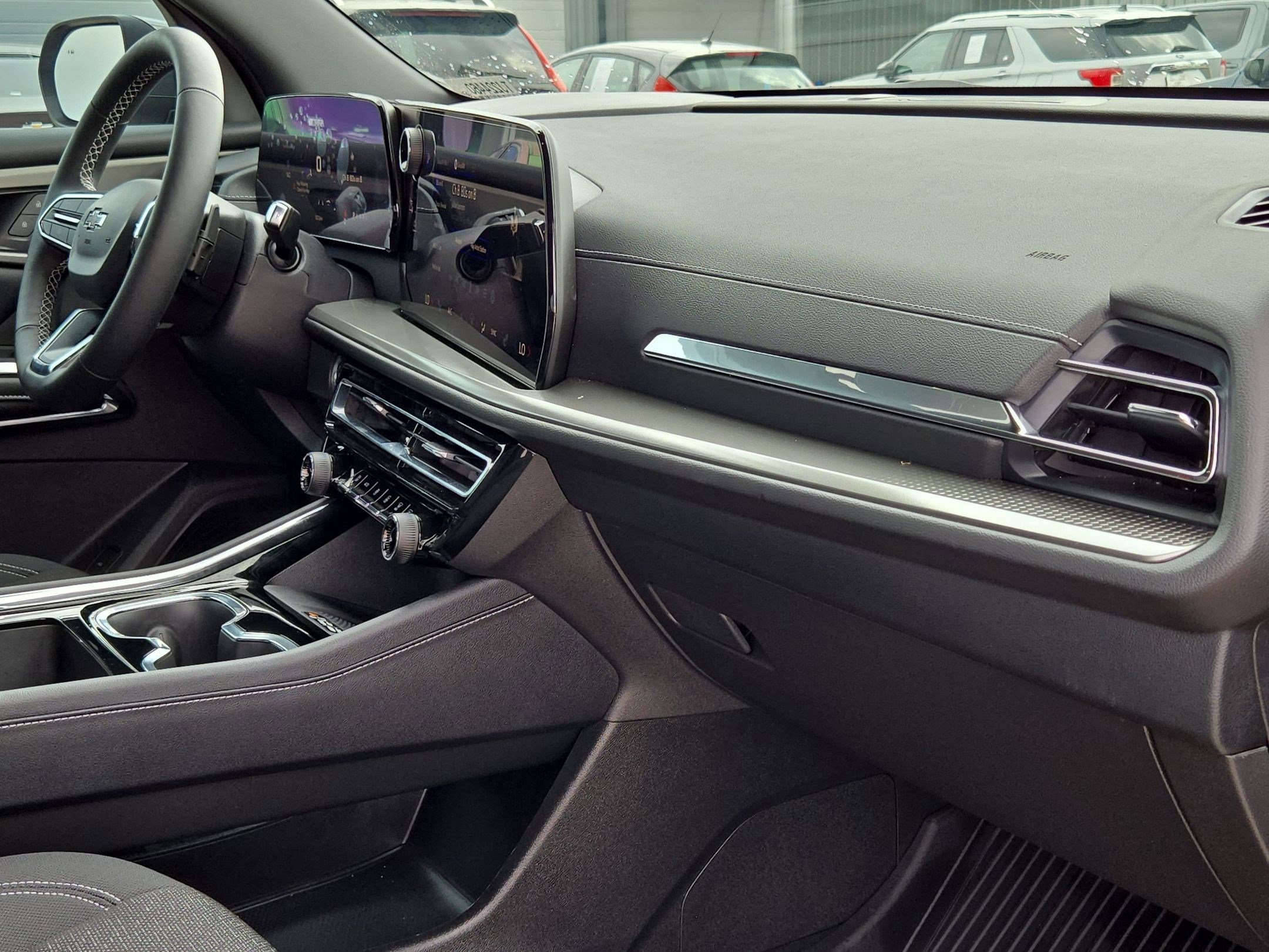 Certified 2026 Chevrolet Traverse LT w/ Midnight/Sport Edition image 29