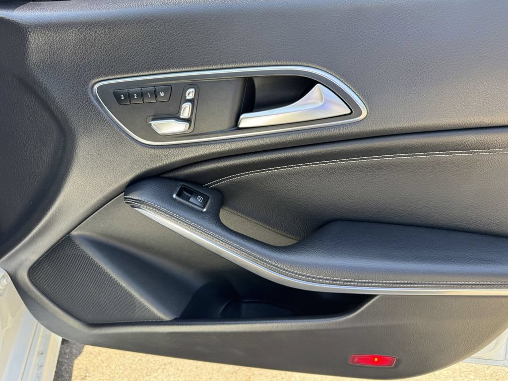 Used 2018 Mercedes-Benz CLA 250 image 9