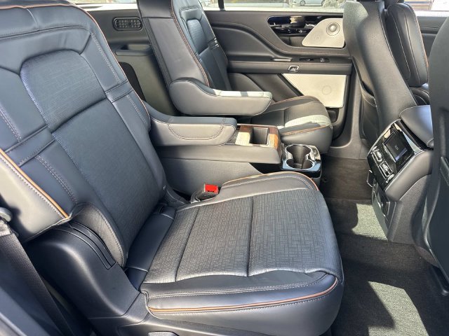 New 2027 Lincoln Aviator Black Label w/ Black Label Special Edition AWD/4WD image 10