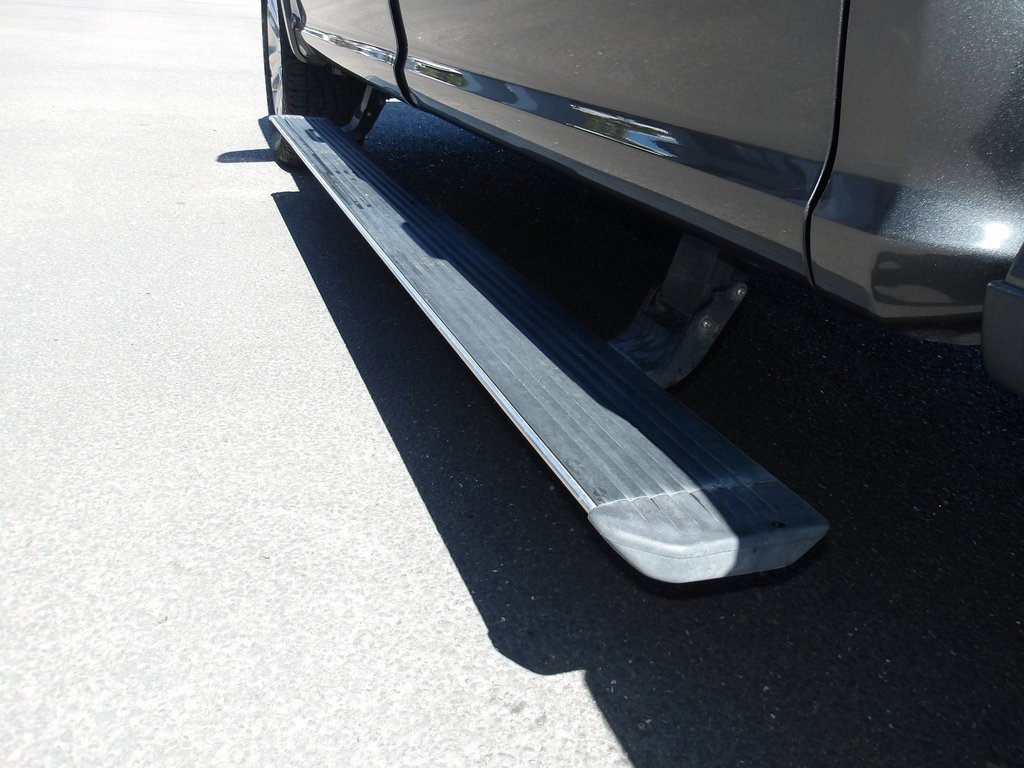 Used 2016 Ford F150 Platinum w/ Equipment Group 701A Luxury image 11