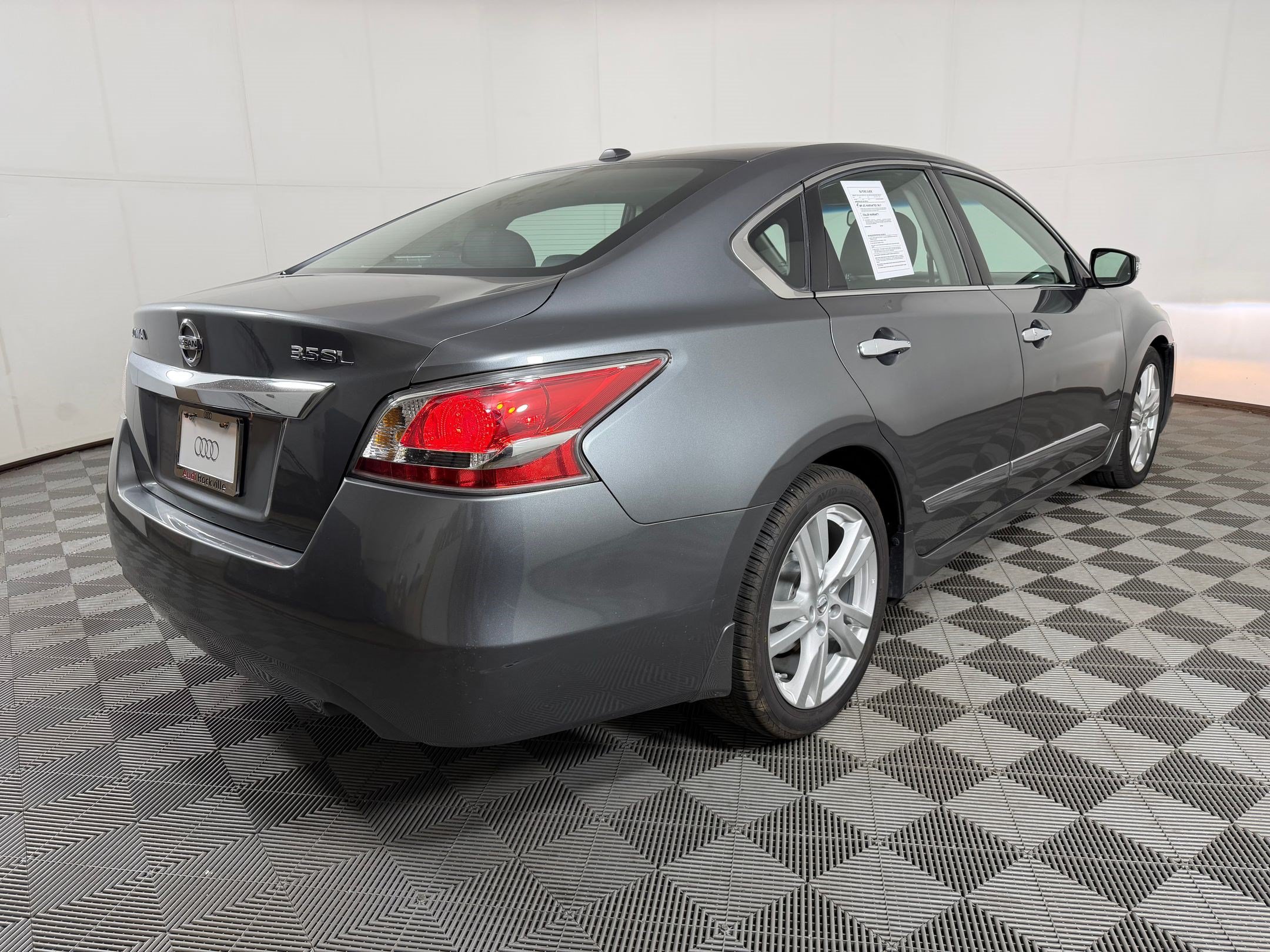 Used 2015 Nissan Altima 3.5 SL FWD image 9