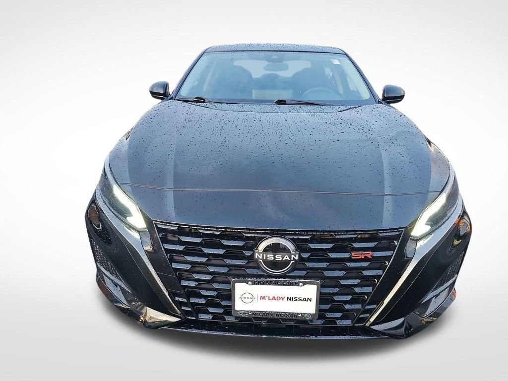 Used 2023 Nissan Altima 2.5 SR w/ SR Premium Package image 9