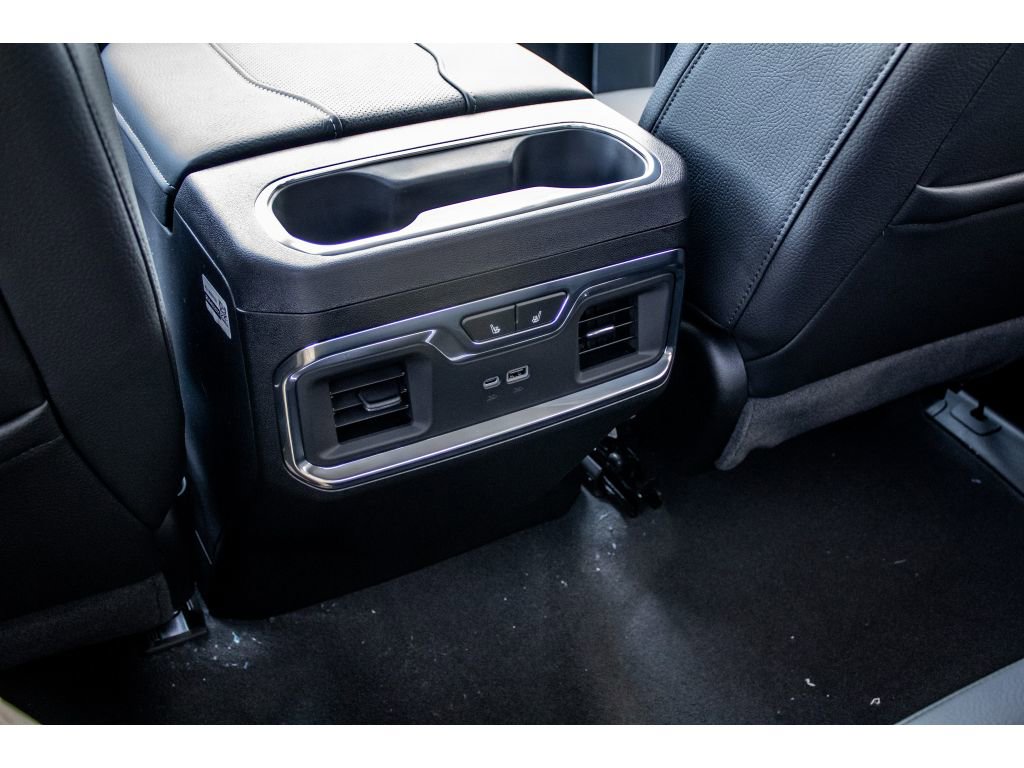 New 2026 GMC Sierra 3500 Denali w/ Denali Reserve Package image 28