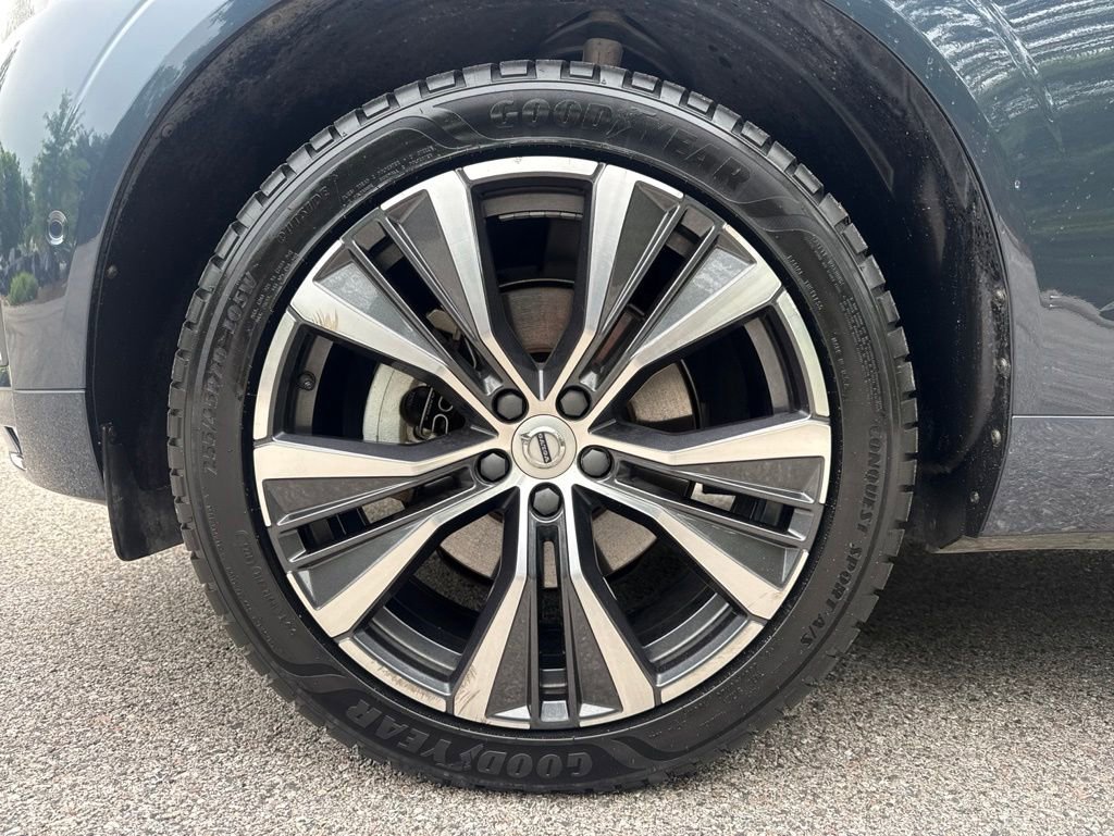 Used 2022 Volvo XC60 B5 Momentum w/ Advanced Package AWD/4WD image 11