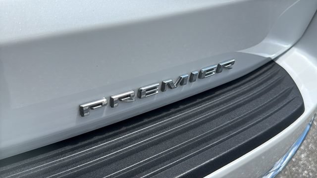 Used 2024 Chevrolet Suburban Premier RWD image 7