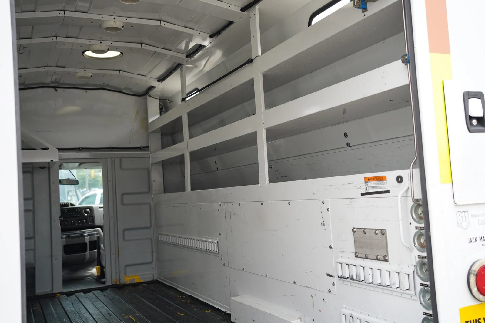 Used 2018 Ford E-450 and Econoline 450 Super Duty RWD image 12