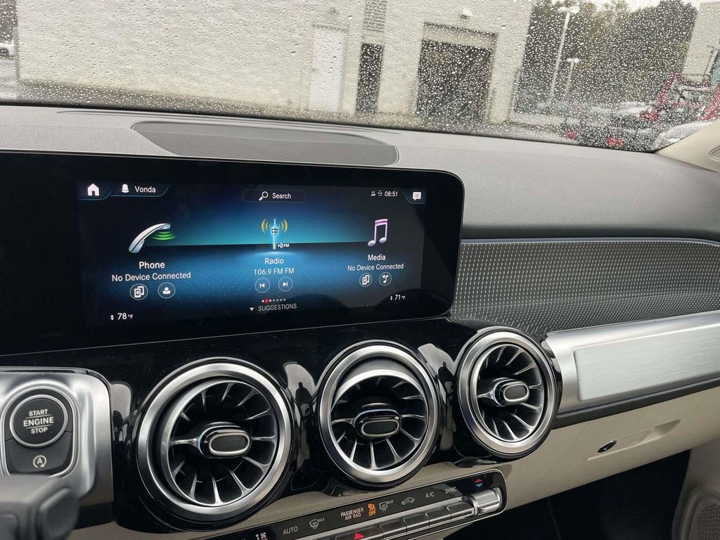 Used 2022 Mercedes-Benz GLB 250 image 37