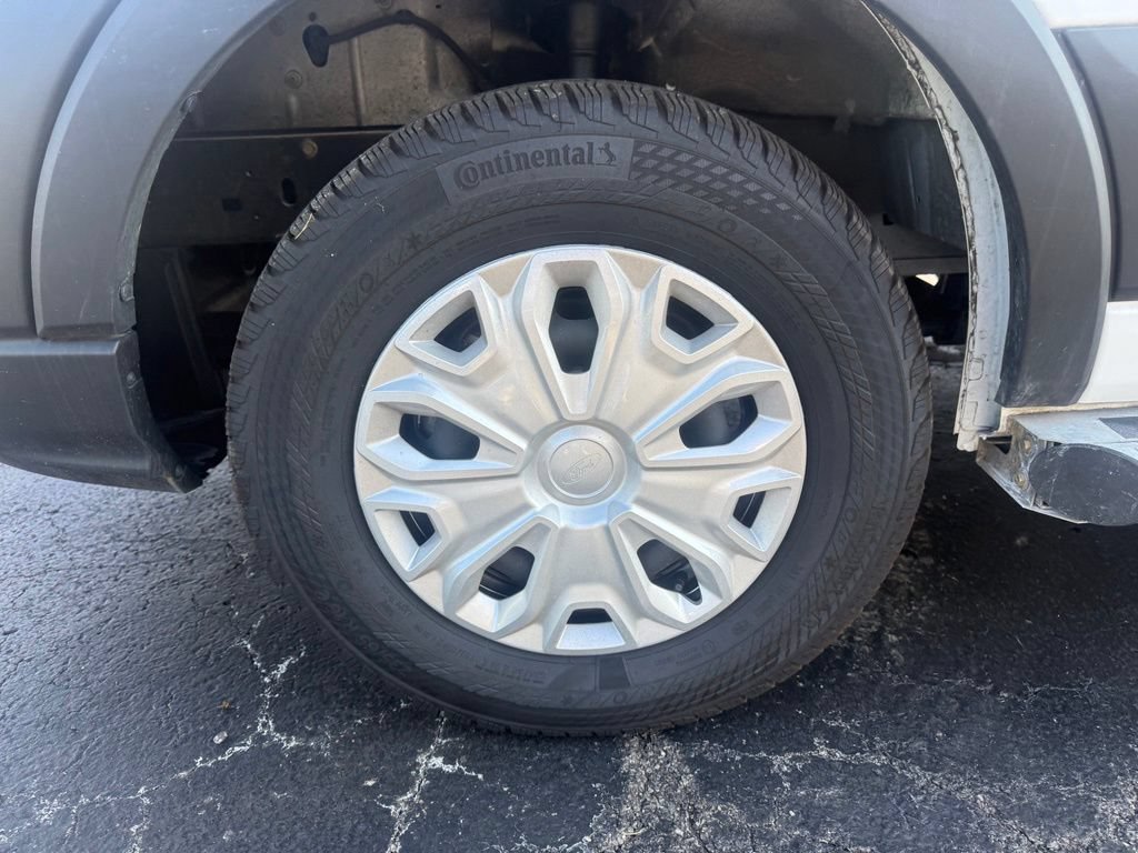 Used 2025 Ford Transit 250 Low Roof w/ Exterior Upgrade Package RWD image 12