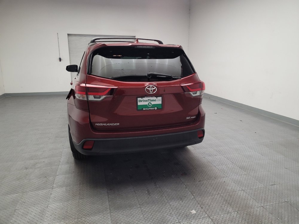 Used 2019 Toyota Highlander SE AWD/4WD image 6