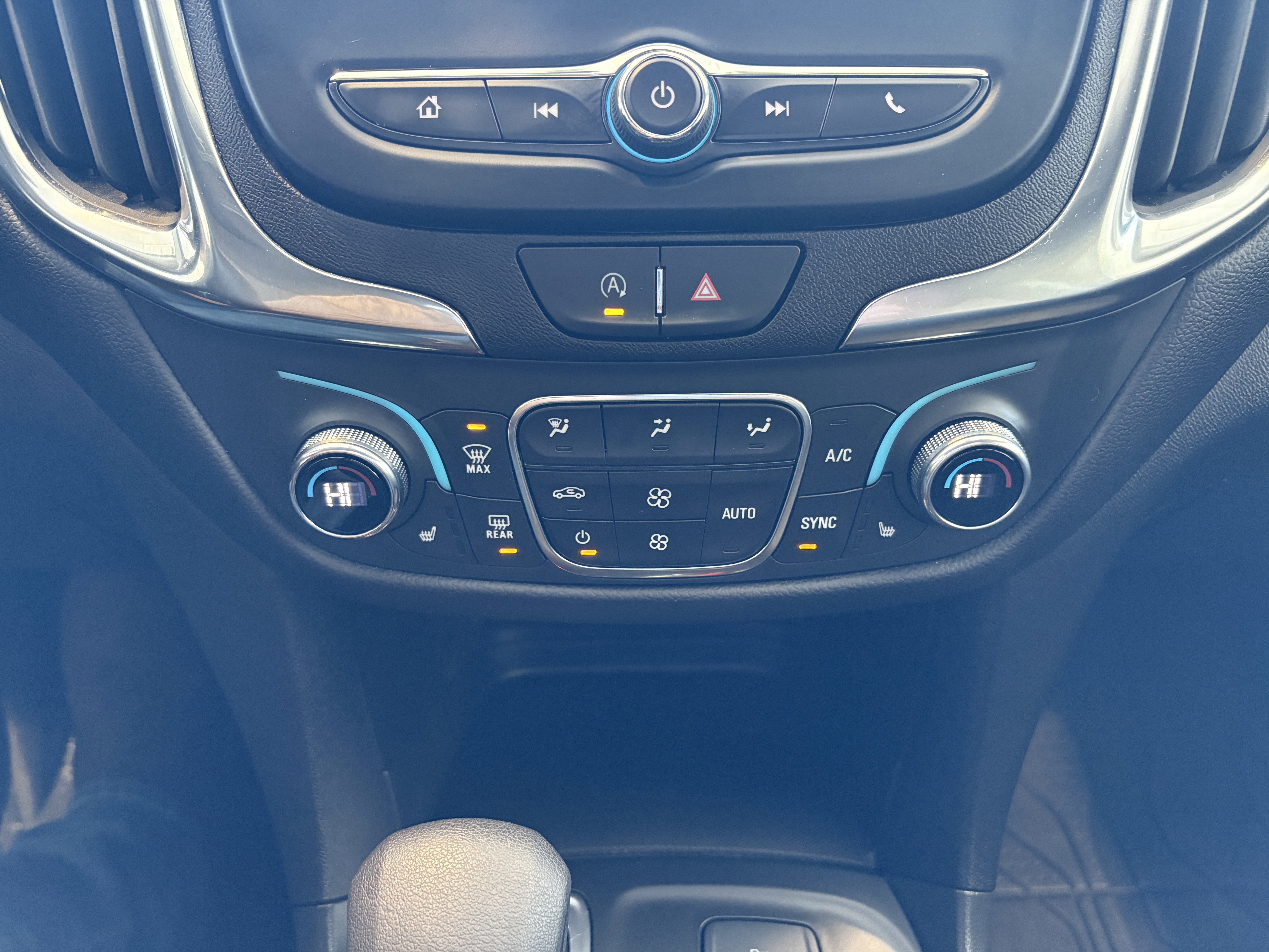 Used 2024 Chevrolet Equinox LT w/ LPO, Floor Liner Package image 17