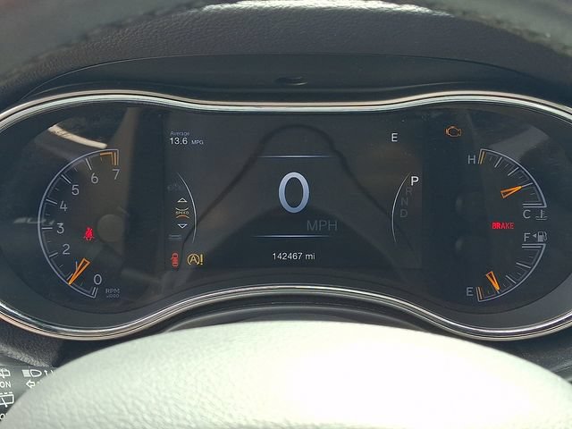 Used 2019 Jeep Grand Cherokee Laredo AWD/4WD image 22