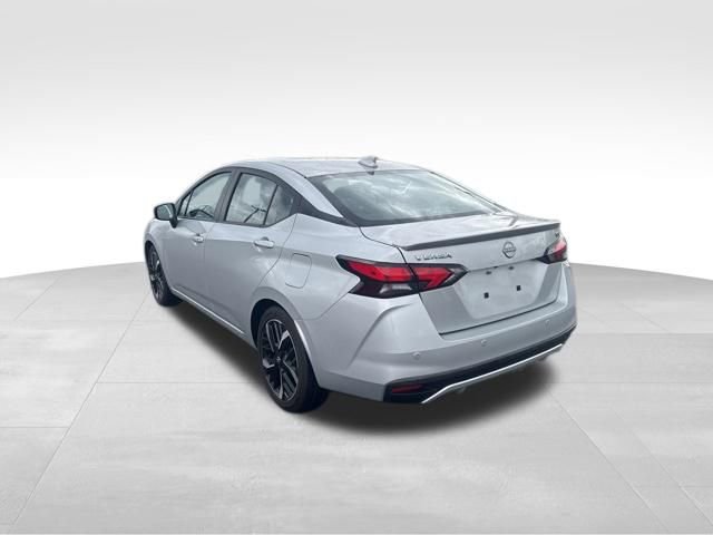 Used 2024 Nissan Versa SR image 2