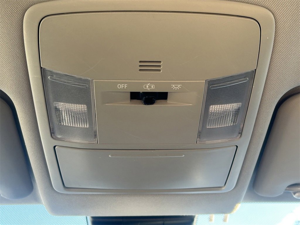 Used 2018 Toyota RAV4 LE image 18