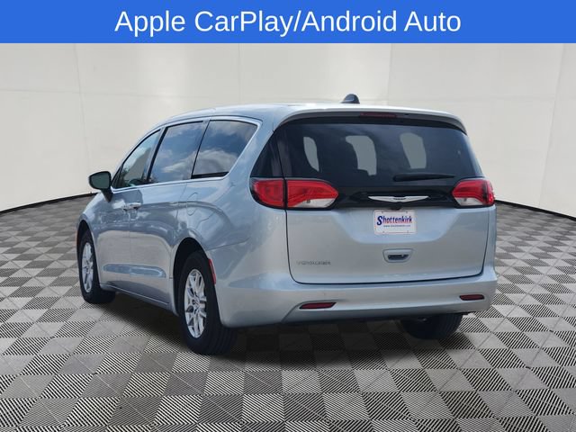 Used 2023 Chrysler Voyager LX FWD image 4