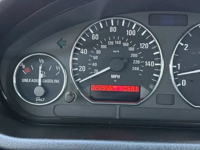 Used 2002 BMW Z3 3.0i RWD image 24