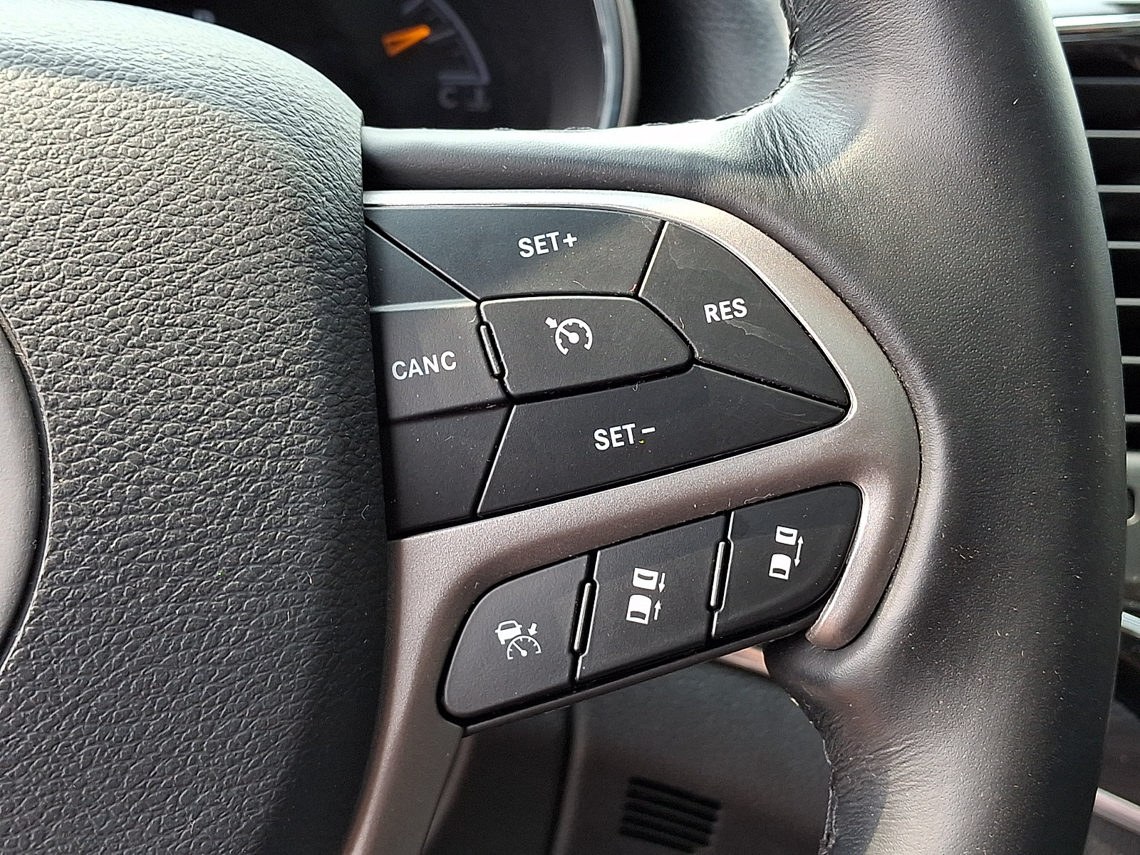 Used 2021 Jeep Grand Cherokee Limited w/ Quick Order Package 28K 80th AWD/4WD image 24