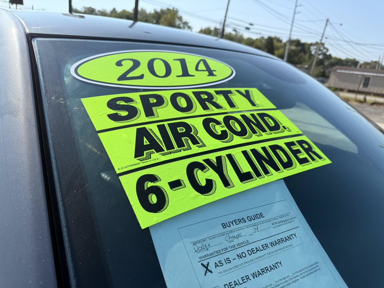 Used 2014 Dodge Charger SE RWD image 2