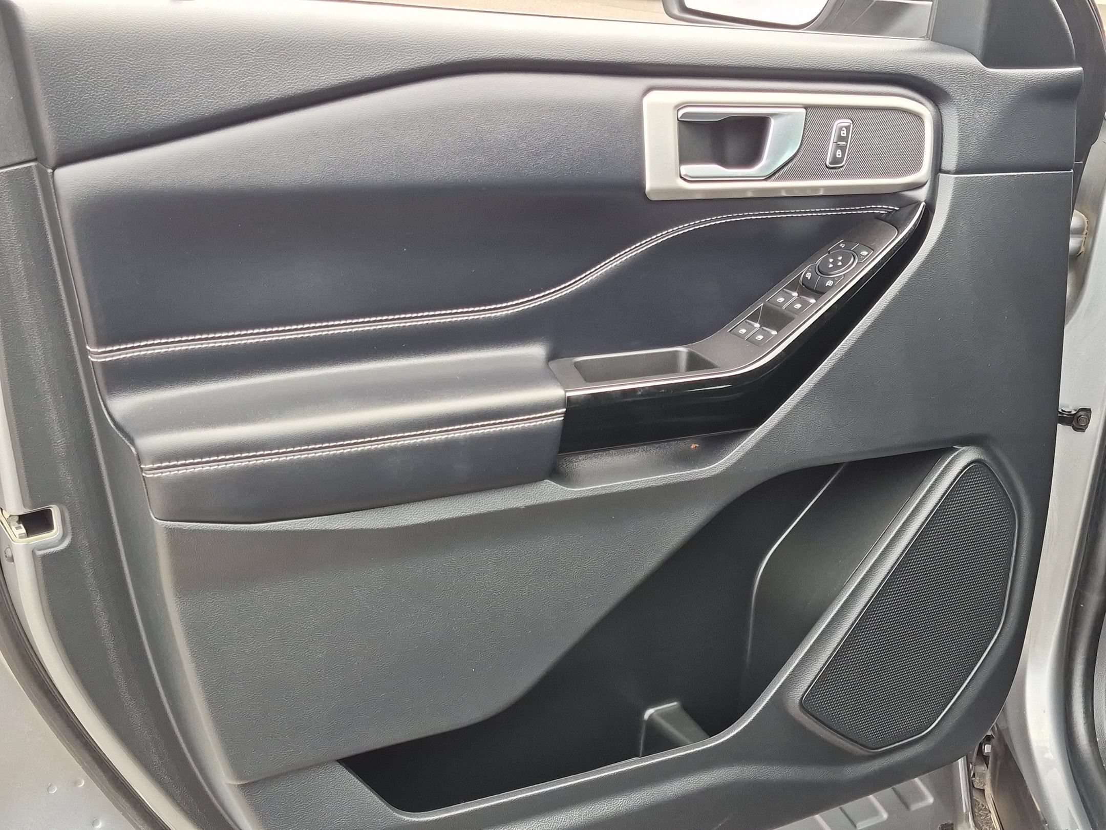 Certified 2022 Ford Explorer ST AWD/4WD image 6