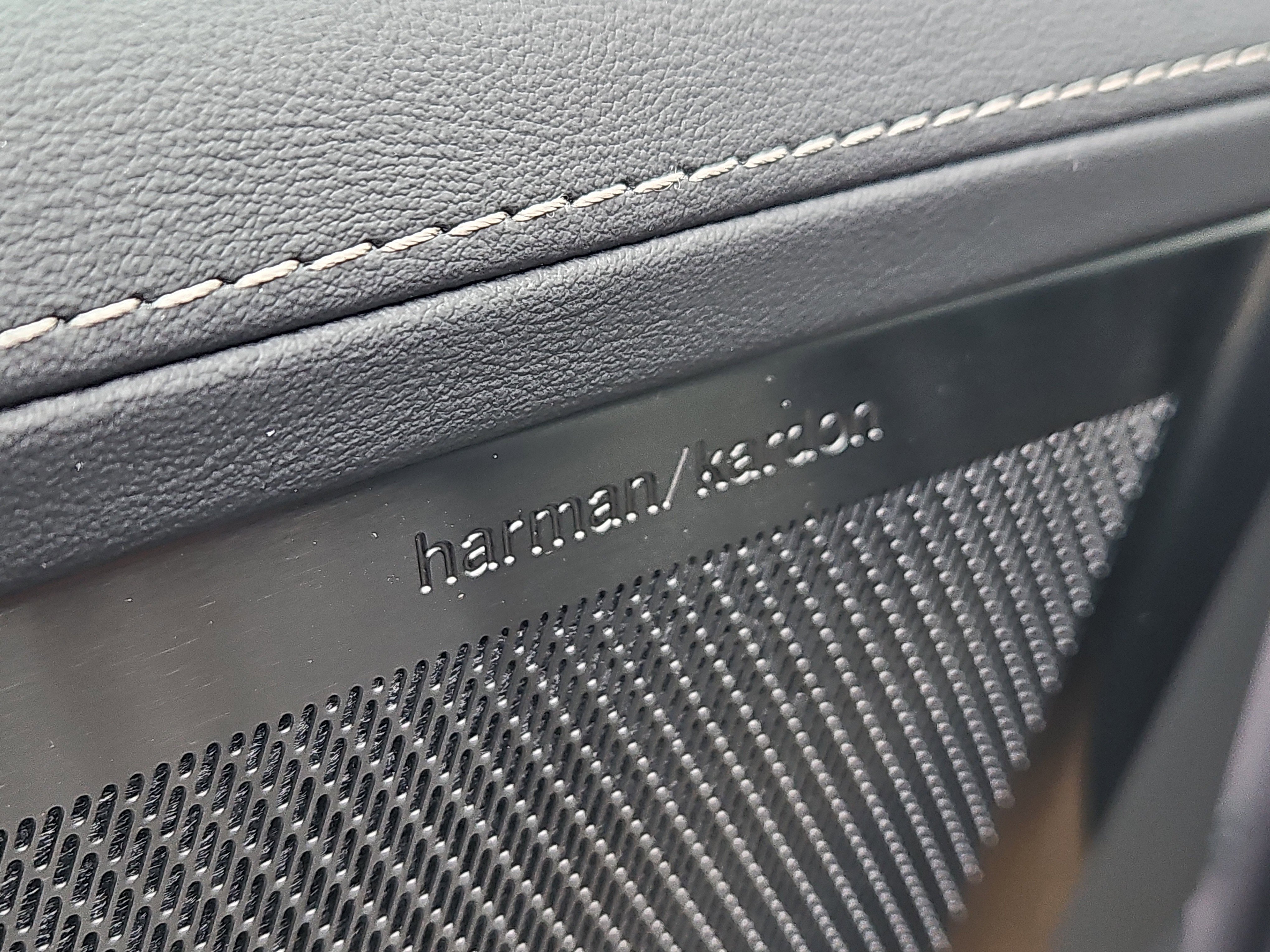 New 2026 Volvo XC90 B6 Plus w/ Protection Package Premier image 9