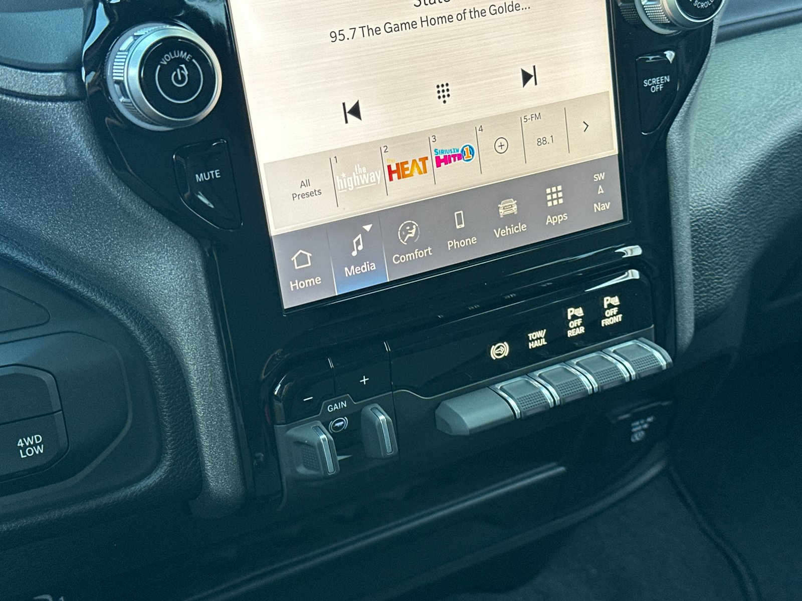 New 2025 RAM 2500 Tradesman AWD/4WD image 20