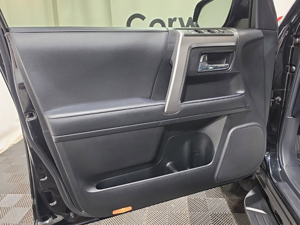 Used 2024 Toyota 4Runner SR5 AWD/4WD image 24