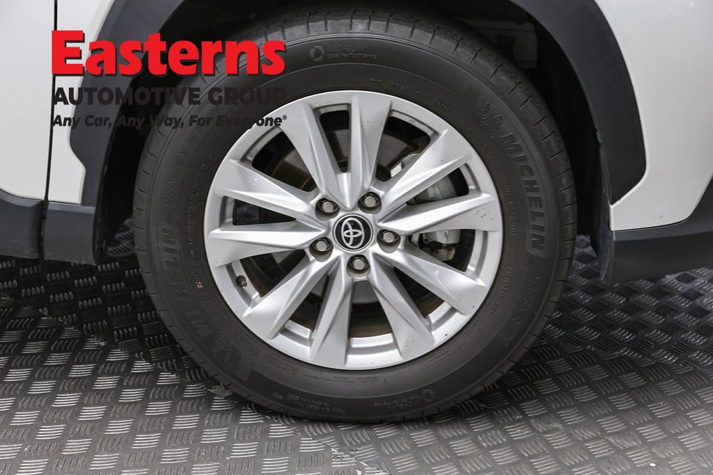 Used 2022 Toyota Corolla Cross LE FWD image 30