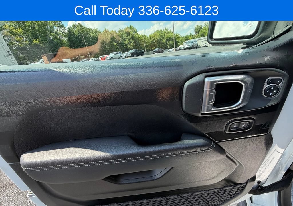 Used 2020 Jeep Wrangler Unlimited Sahara AWD/4WD image 16